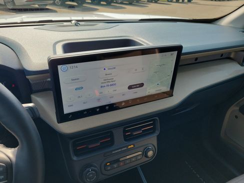 Used 2025 Ford Maverick Lariat image 27