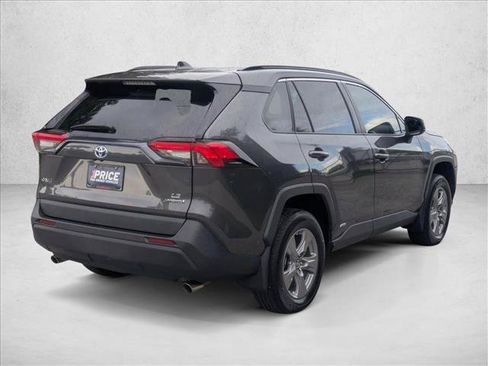 Used 2024 Toyota RAV4 LE AWD/4WD image 5
