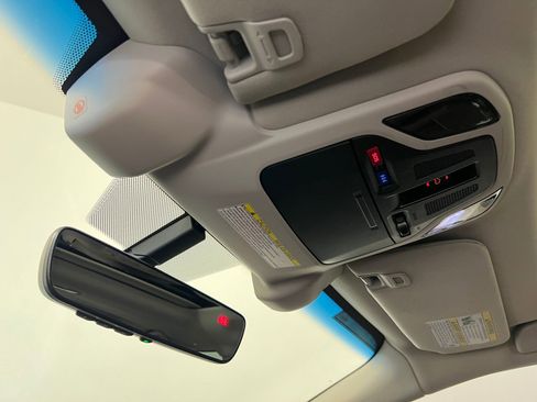 Used 2022 Subaru Outback Touring XT image 16