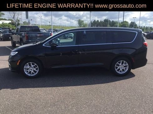 Certified 2024 Chrysler Pacifica Touring-L FWD image 5