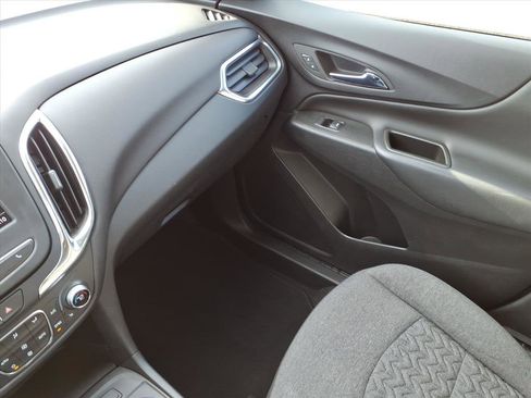 Used 2022 Chevrolet Equinox LT image 28