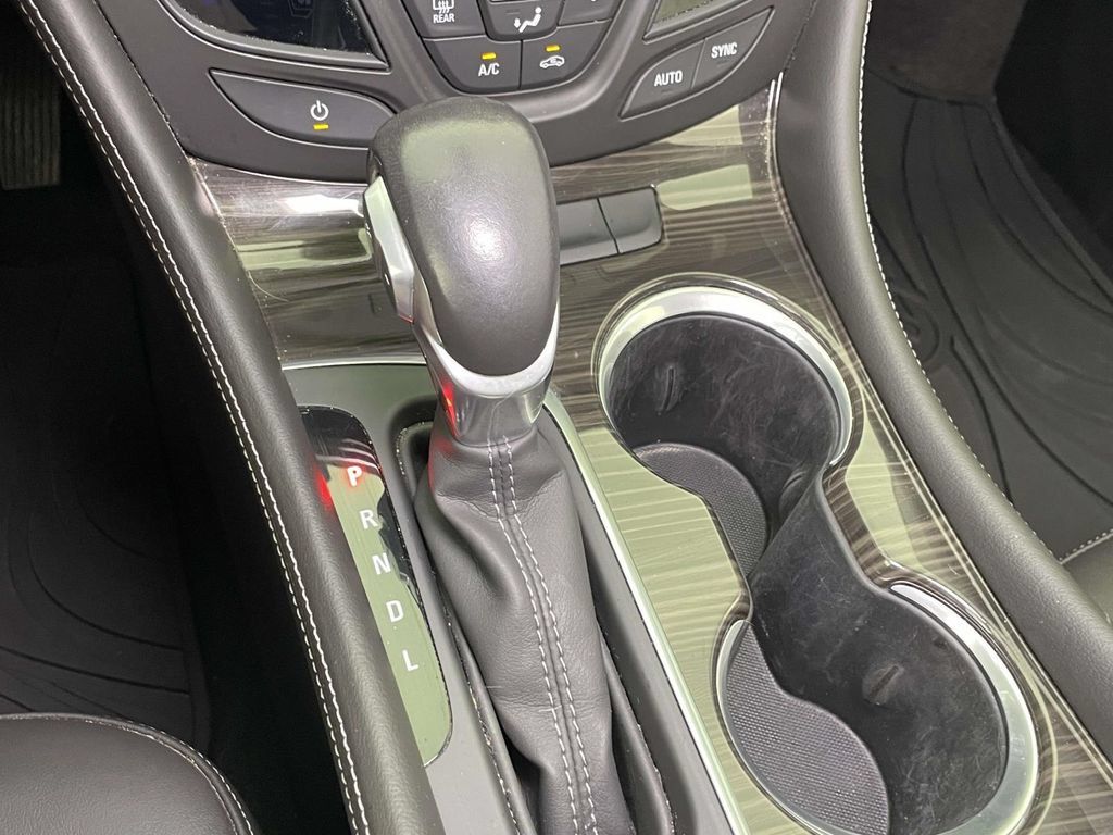 Used 2020 Buick Envision Premium w/ LPO, Road Trip Package AWD/4WD image 27