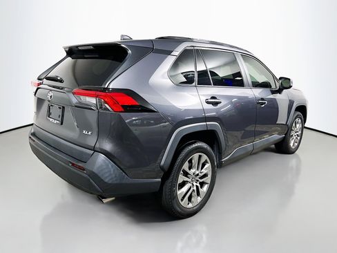 Used 2023 Toyota RAV4 XLE Premium image 4