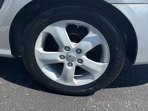 Used 2008 Hyundai Elantra GLS FWD image 12