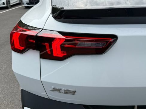 Used 2025 BMW X2 xDrive28i w/ Premium Package AWD/4WD image 36