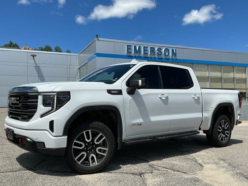 Used 2023 GMC Sierra 1500 AT4 w/ AT4 Premium Package AWD/4WD image 1
