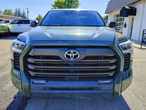 Used 2022 Toyota Tundra SR5 w/ SR5 Convenience Package AWD/4WD image 3