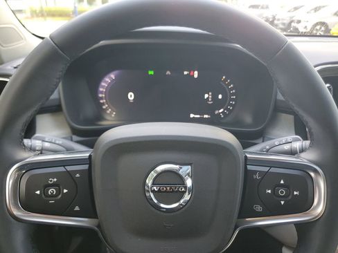 Certified 2023 Volvo XC40 B5 Ultimate w/ Protection Package Premier AWD/4WD image 21