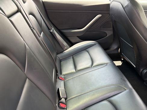 Used 2018 Tesla Model 3 Long Range RWD image 29