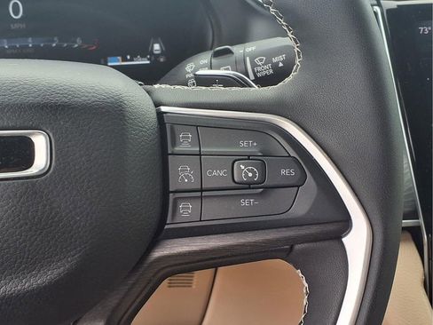 Used 2024 Jeep Grand Cherokee Limited RWD image 7