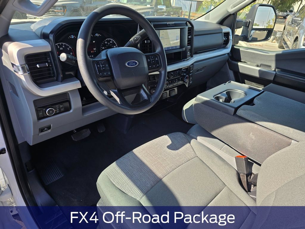 Used 2025 Ford F250 XLT w/ FX4 Off-Road Package AWD/4WD image 2