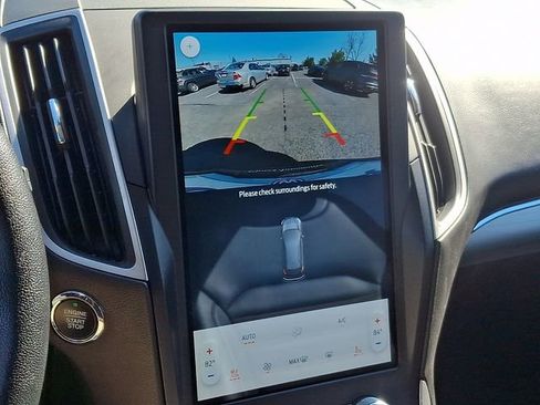 Used 2022 Ford Edge SEL w/ Sport Appearance Package image 4