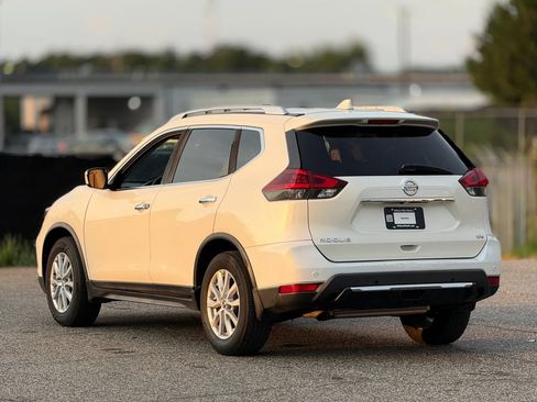 Used 2019 Nissan Rogue SV FWD image 10