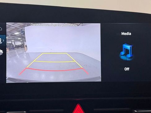 Used 2024 Hyundai Elantra SEL image 20