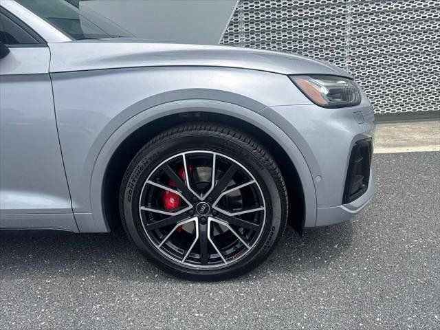 Used 2023 Audi SQ5 Prestige w/ Prestige Package AWD/4WD image 6
