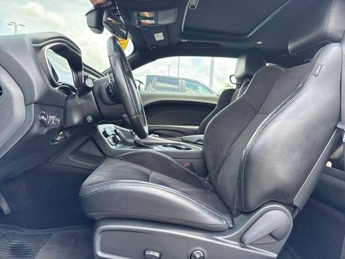 Used 2018 Dodge Challenger R/T Plus RWD image 15