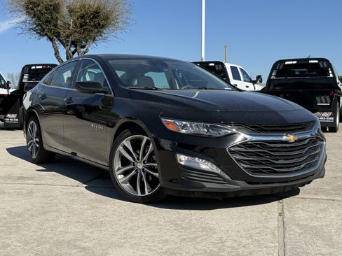 Used 2024 Chevrolet Malibu LT image 2