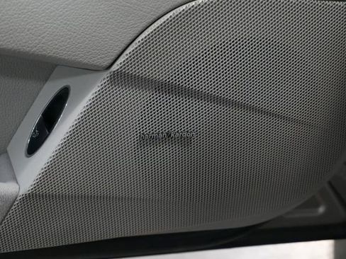 Used 2004 Mercedes-Benz E 320 Sedan image 17