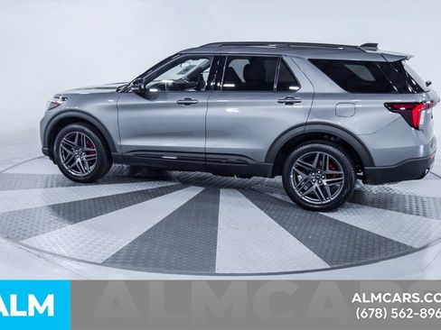 Used 2025 Ford Explorer ST-Line w/ ST-Line Street Pack AWD/4WD image 5