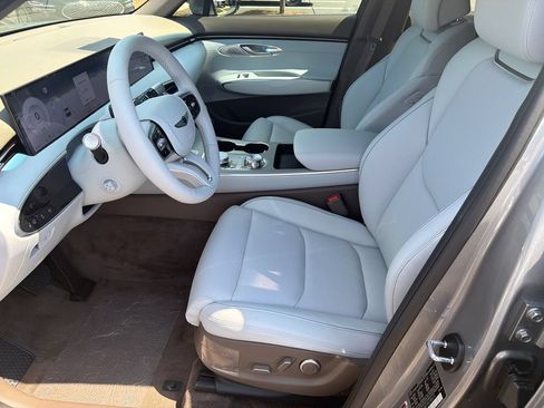 New 2026 Genesis GV70 2.5T Advanced AWD/4WD image 9