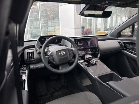 Used 2024 Toyota bZ4X XLE w/ Weather Package image 29