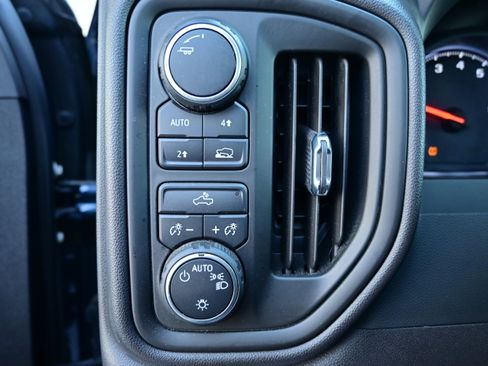 Used 2023 Chevrolet Silverado 1500 Custom image 23