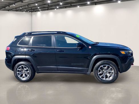 Used 2023 Jeep Cherokee Trailhawk AWD/4WD image 8