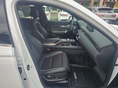Certified 2025 Genesis GV70 3.5T Sport AWD/4WD image 29