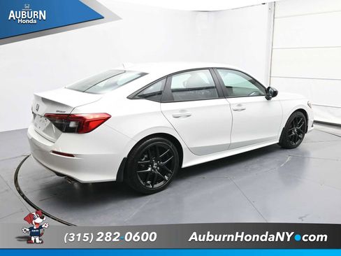 Used 2024 Honda Civic Sport image 12