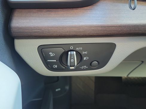 Used 2022 Audi Q5 2.0T Premium w/ Convenience Package image 28