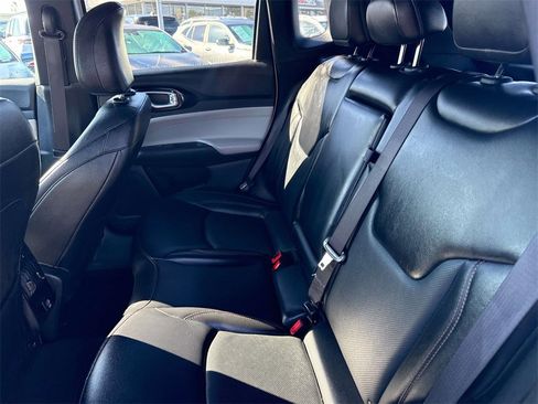 Used 2023 Jeep Compass Limited image 10