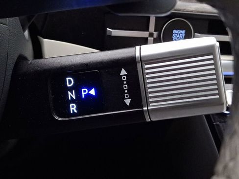 Used 2024 Hyundai Santa Fe Limited image 17