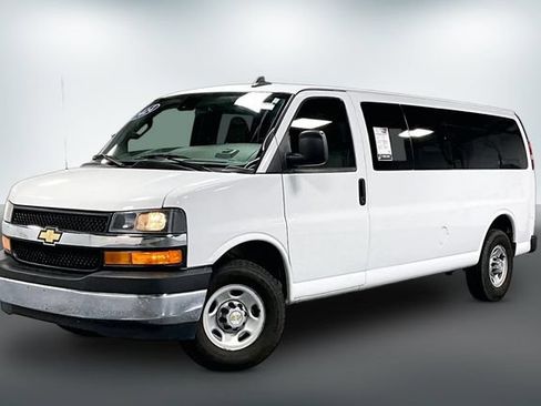 Used 2024 Chevrolet Express 3500 LT w/ LT Preferred Equipment Group RWD image 3