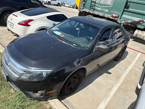 Used 2011 Ford Fusion SE FWD image 1