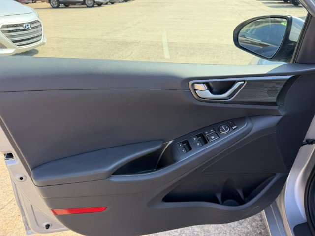 Used 2020 Hyundai Ioniq SEL FWD image 10