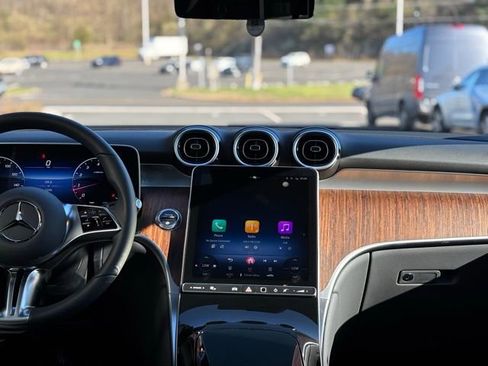 Used 2026 Mercedes-Benz GLC 300 4MATIC image 32