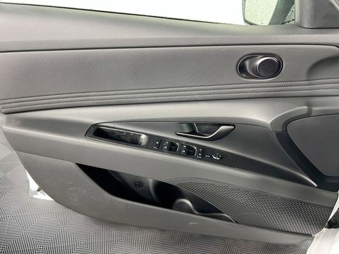 New 2025 Hyundai Elantra SEL FWD image 20