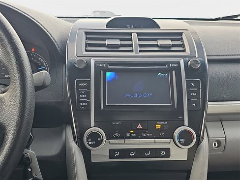 Used 2012 Toyota Camry LE image 19