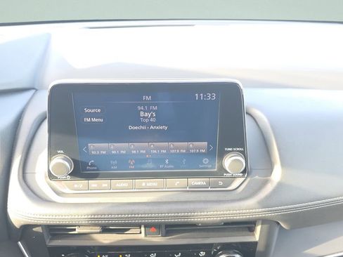 Used 2024 Nissan Rogue S FWD image 14