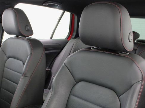 Used 2021 Volkswagen GTI SE FWD image 33