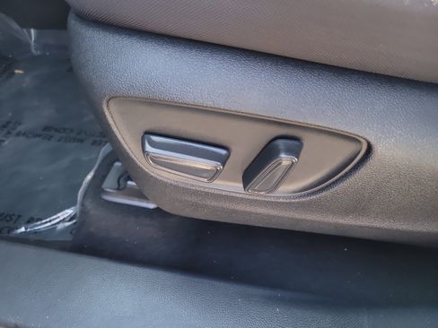 Used 2023 Toyota Highlander LE image 23