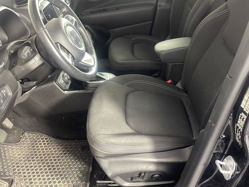 Used 2023 Jeep Renegade Latitude w/ Premium Group AWD/4WD image 19