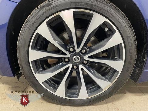 Used 2017 Nissan Maxima SR image 8