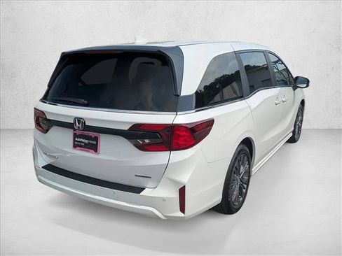 New 2026 Honda Odyssey Touring image 4