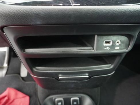 Used 2020 Chrysler Pacifica Touring-L FWD image 30