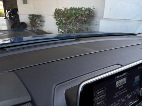 Used 2025 Nissan Sentra SV FWD image 17
