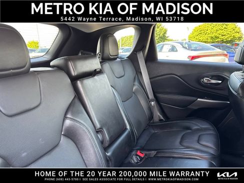 Used 2021 Jeep Cherokee Latitude Lux w/ Comfort/Convenience Group AWD/4WD image 40