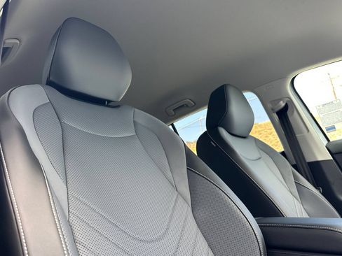 New 2026 Volkswagen Tiguan SE FWD image 15
