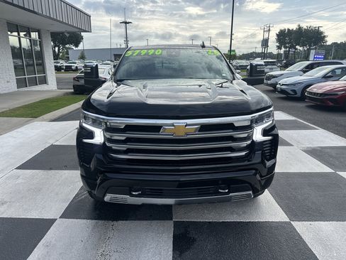 Used 2026 Chevrolet Silverado 1500 High Country w/ High Country Premium Package AWD/4WD image 2