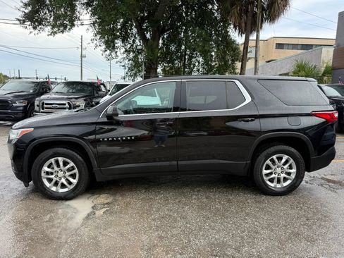 Used 2021 Chevrolet Traverse LS w/ LPO, Cargo Package FWD image 3